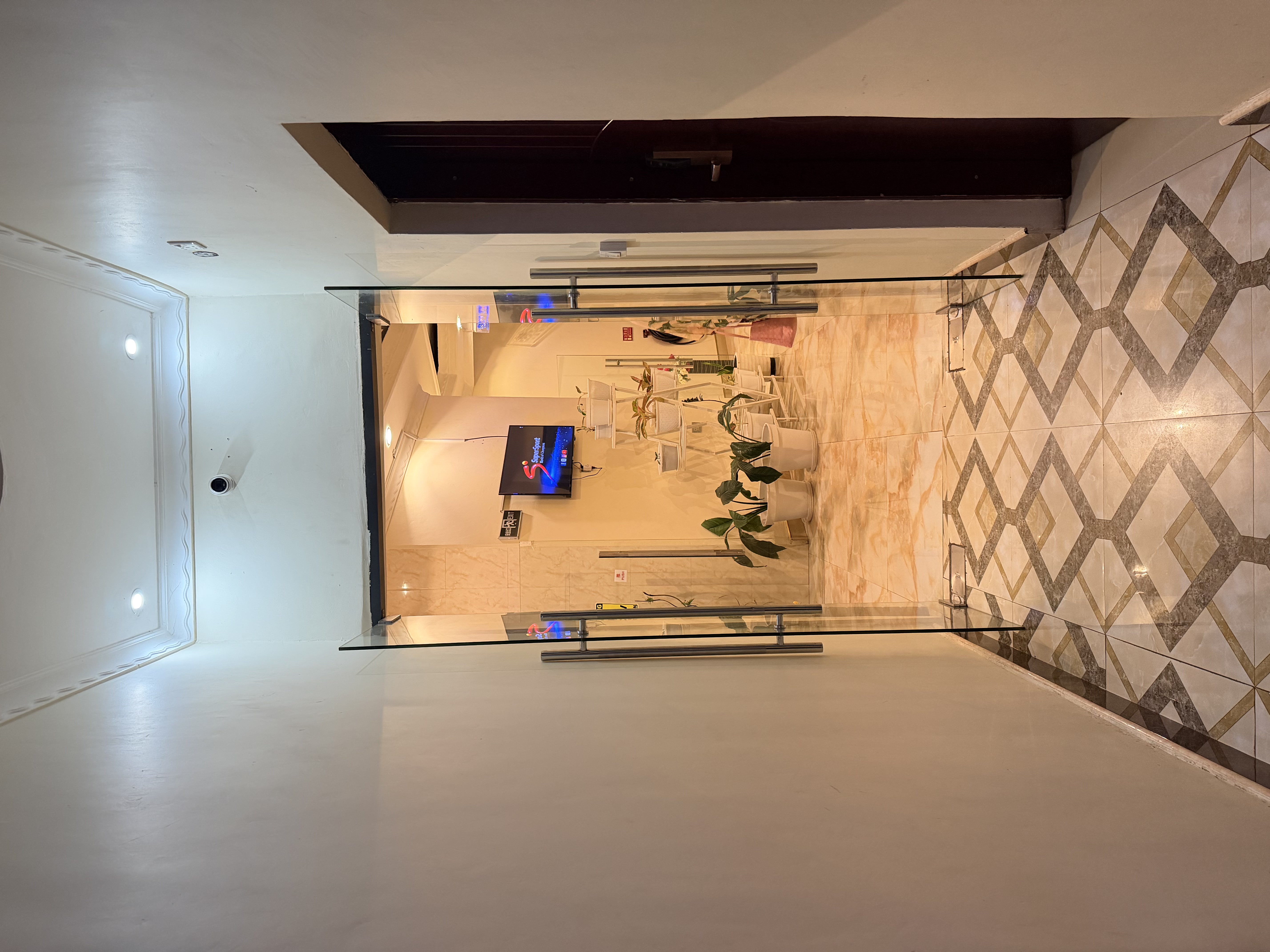 Kizya Executive Lodge beds passage